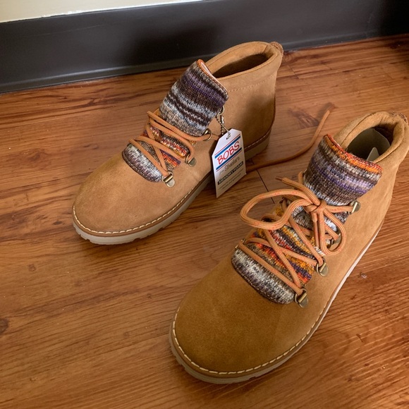 Bob’s Hiking Boots brand new with tags - Picture 1 of 2